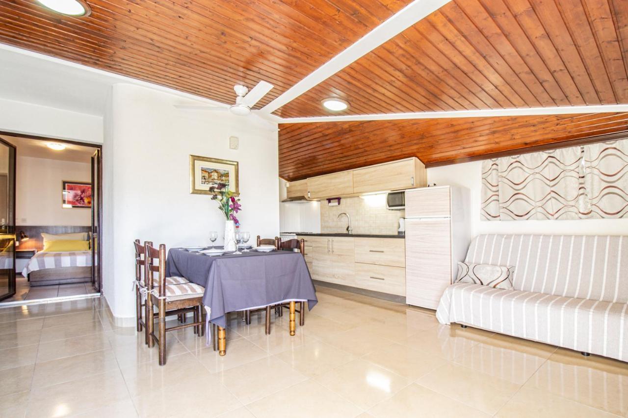 Ferienwohnung Galapagus Privat Beach & Boat Dock Metajna Exterior foto